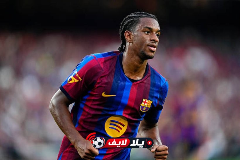بالدي يعود لمران برشلونة ويترقب جلسة حاسمة مع فليك وسط اهتمام مانشستر يونايتد